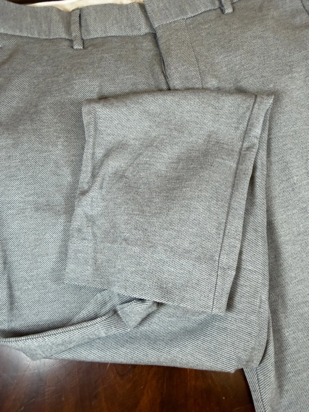 H&M Light‎ Gray Flat-Front Men’s Shorts